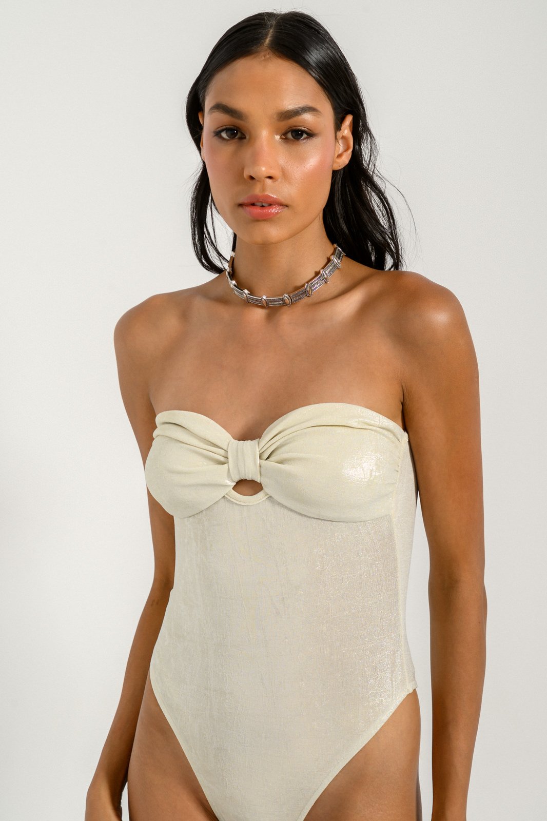 Strapless bodysuit with shinny effect