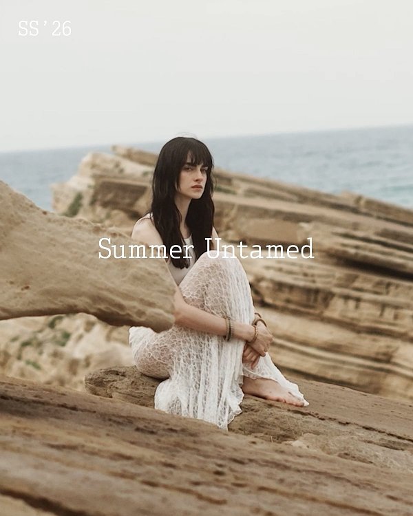 clothes-41e35c92-1531-4a44-aeba-4312b2189753
