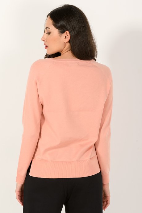 Basic knitted top with V neckline