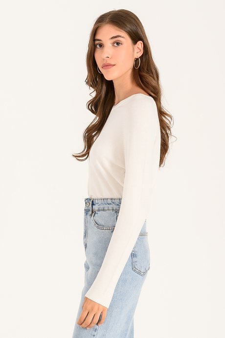 Basic knitted top with V neckline