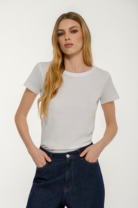 Basic t-shirt με στρογγυλή λαιμόκοψη