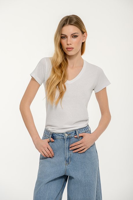Basic t-shirt με V λαιμόκοψη