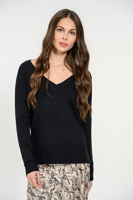 Basic knitted top with V neckline
