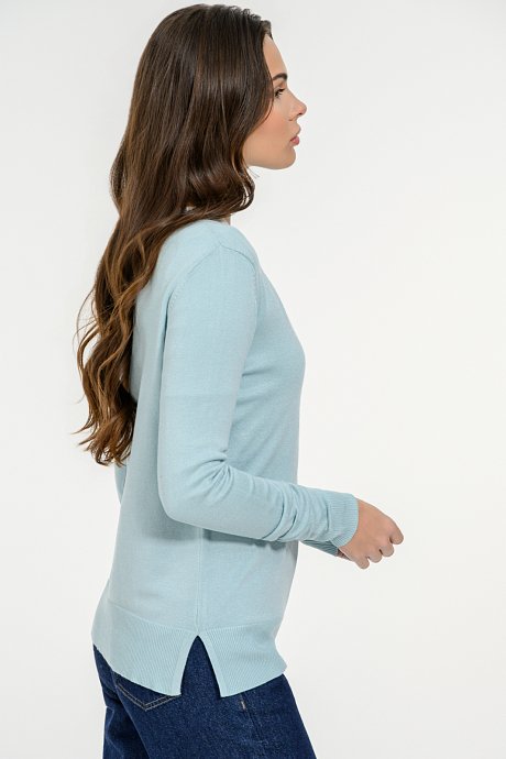 Basic knitted top with V neckline