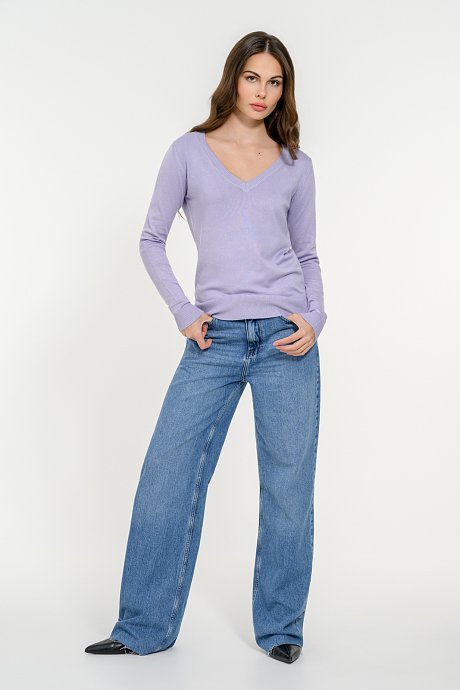 Basic knitted top with V neckline