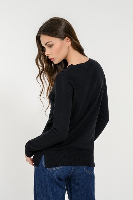 Basic knitted top with round neckline