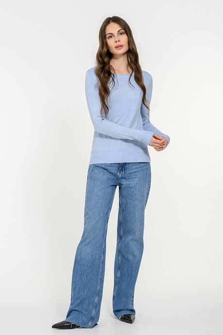 Basic knitted top with round neckline
