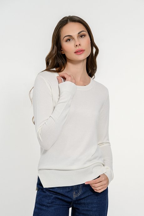 Basic knitted top with round neckline