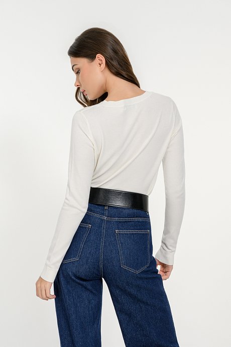 Basic knitted top with round neckline