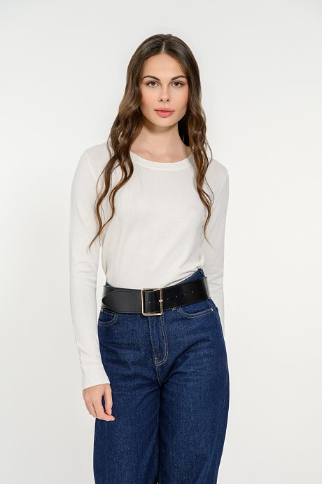 Basic knitted top with round neckline