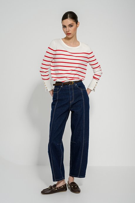 Basic knit with stripes and buttons detail