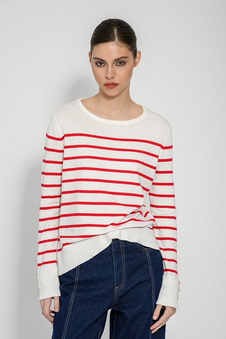 Basic knit with stripes and buttons detail