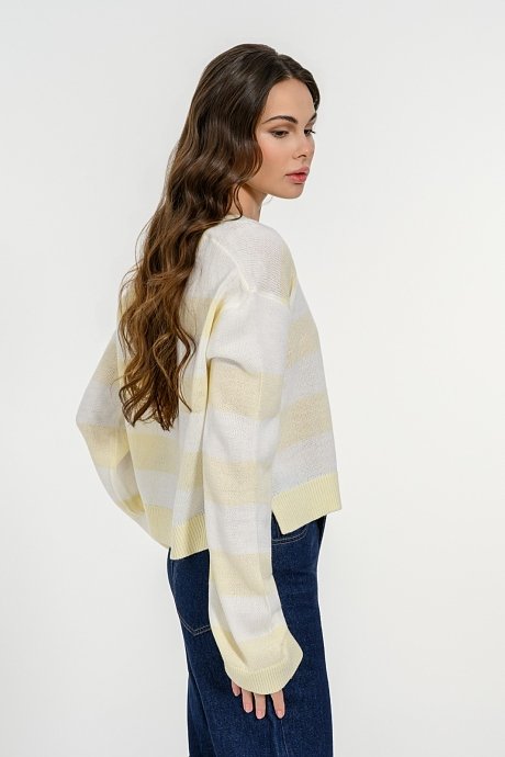 Knit sweater with stripes and V neckline