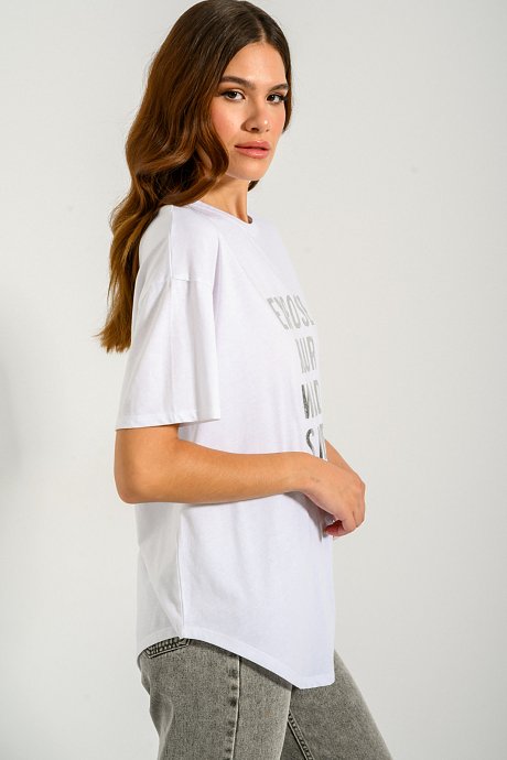 T-shirt με τύπωμα και ασύμμετρο τελείωμα