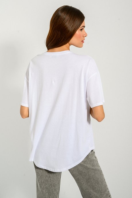 T-shirt με τύπωμα και ασύμμετρο τελείωμα