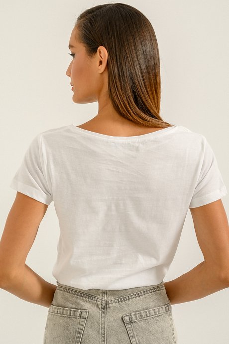 Basic t-shirt με στρογγυλή λαιμόκοψη