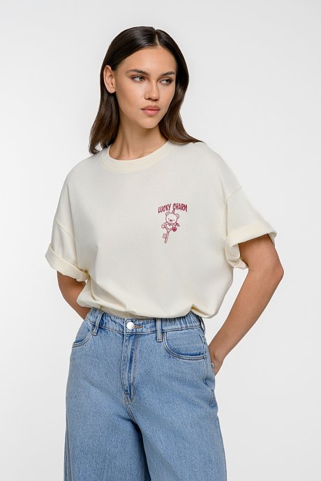 Oversized t-shirt με τύπωμα στην πλάτη