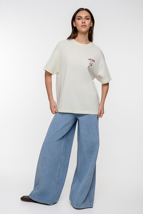 Oversized t-shirt με τύπωμα στην πλάτη