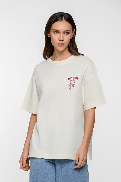 Oversized t-shirt με τύπωμα στην πλάτη