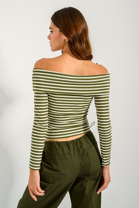 Ribbed top with stripes and turn- down collar