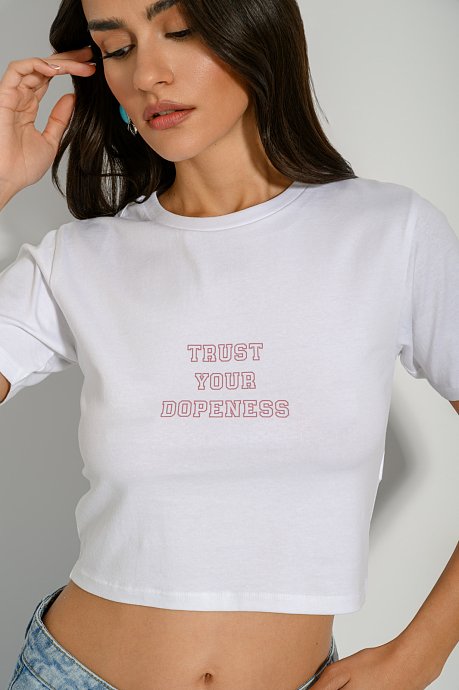 Κροπ t-shirt με τύπωμα
