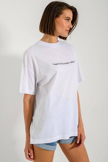 Oversized t-shirt με κεντημένο σχέδιο