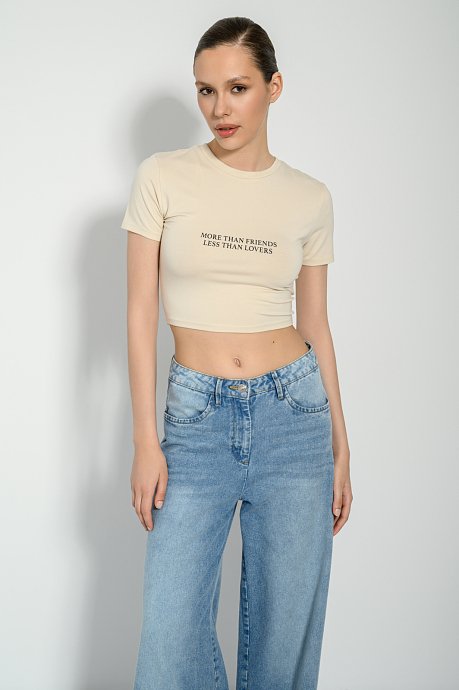 Κροπ t-shirt με τύπωμα