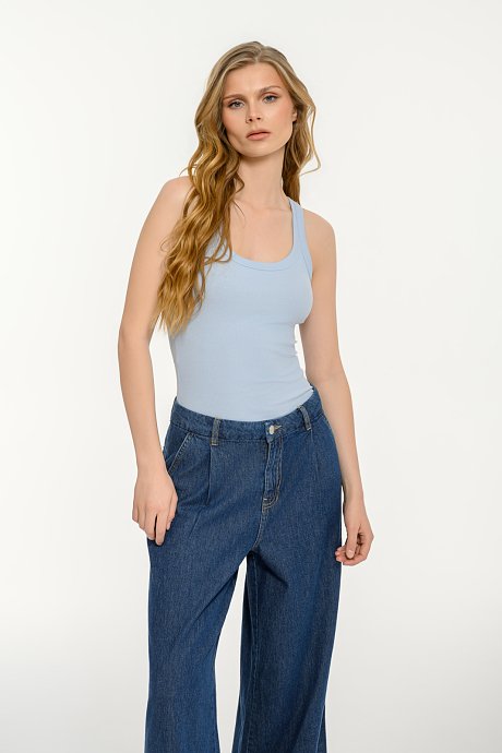 Basic sleeveless ribbed top