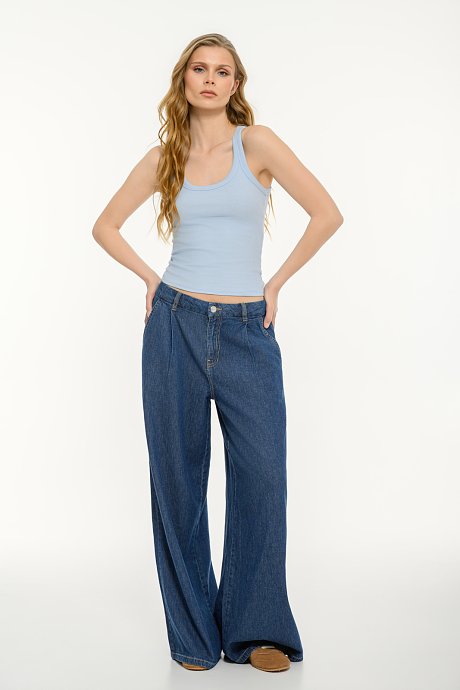 Basic sleeveless ribbed top