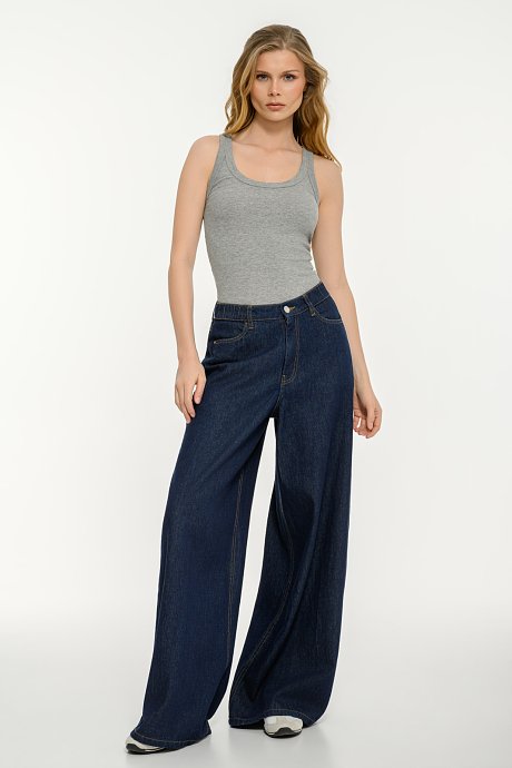 Basic sleeveless ribbed top
