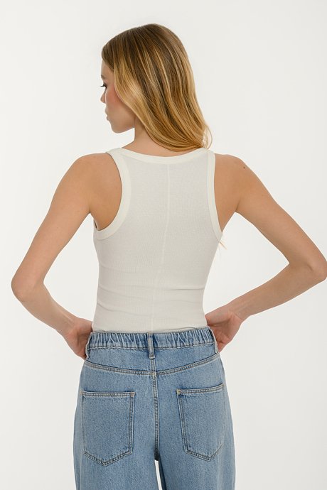 Basic sleeveless ribbed top