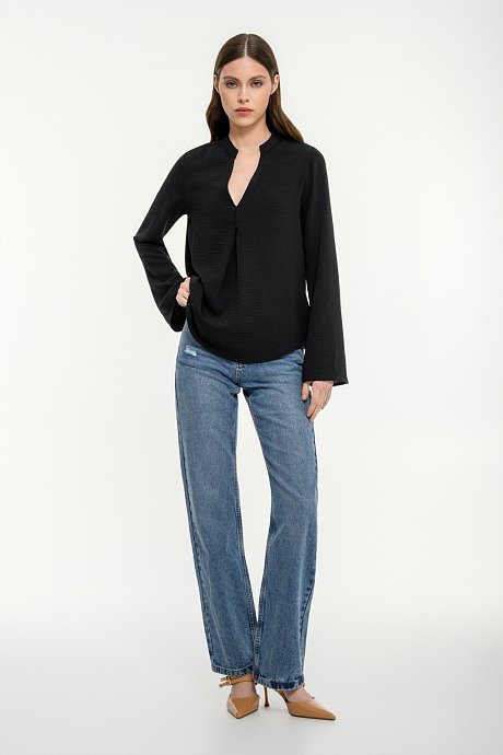 Blouse with wide sleeves