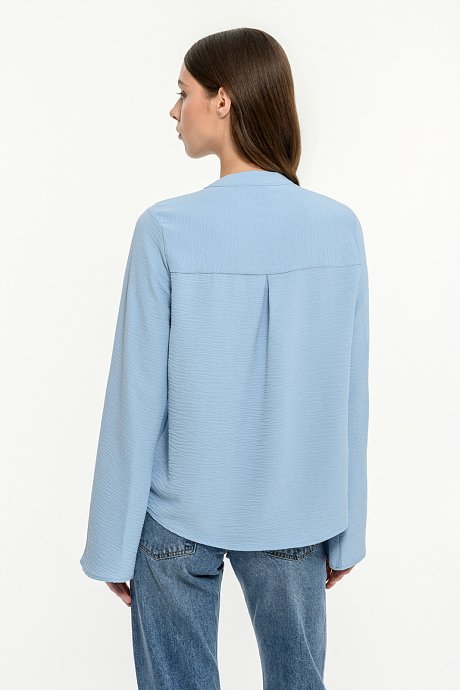 Blouse with wide sleeves