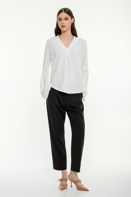 Blouse with wide sleeves