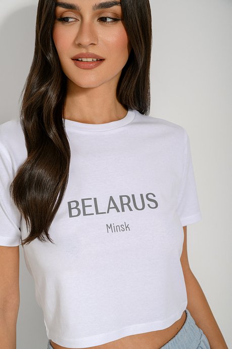 Κροπ t-shirt με τύπωμα