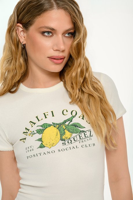 Κροπ t-shirt με τύπωμα