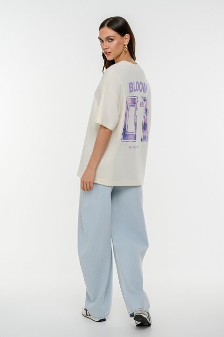 Oversized t-shirt με τύπωμα στην πλάτη