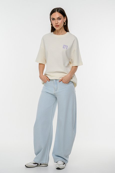 Oversized t-shirt με τύπωμα στην πλάτη