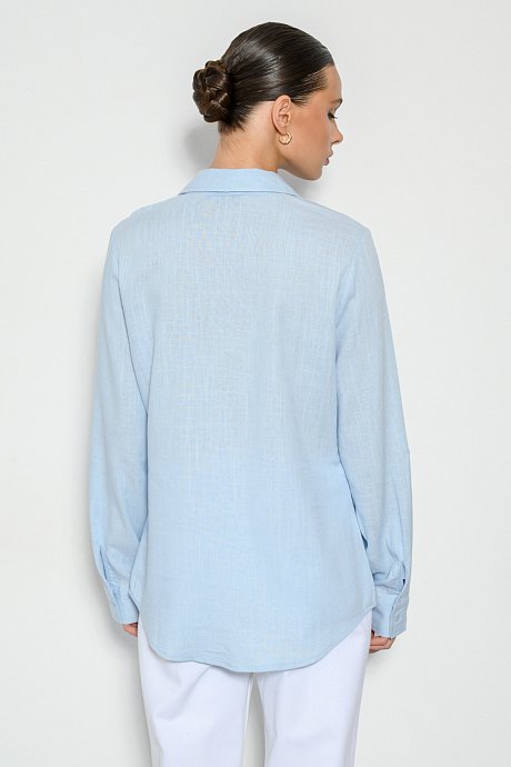 Linen blouse with buttons