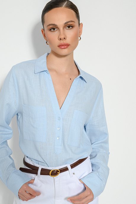 Linen blouse with buttons