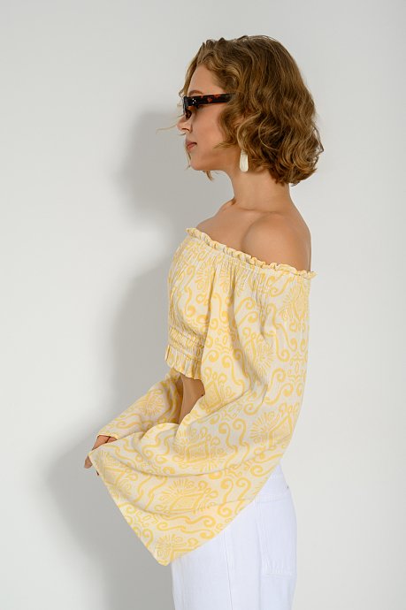 Off shoulder κροπ τοπ με boho print