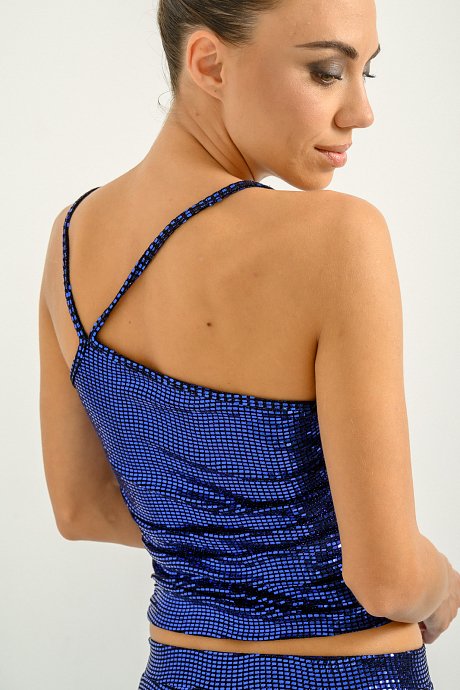 Top with shinny details and asymmetric neckline