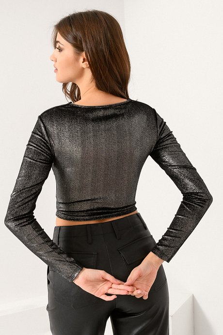 Velvet cropped top with cut out detail