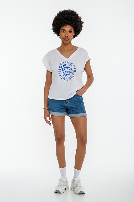T-shirt με τύπωμα και V λαιμόκοψη
