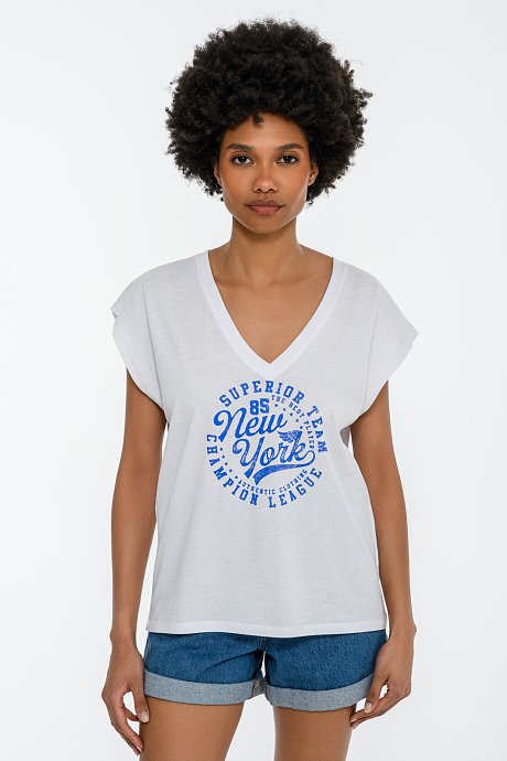 T-shirt με τύπωμα και V λαιμόκοψη