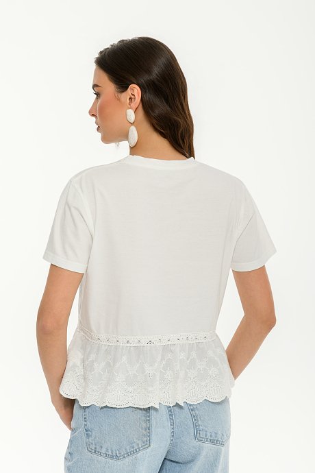 Broderie t-shirt with embroidered hem