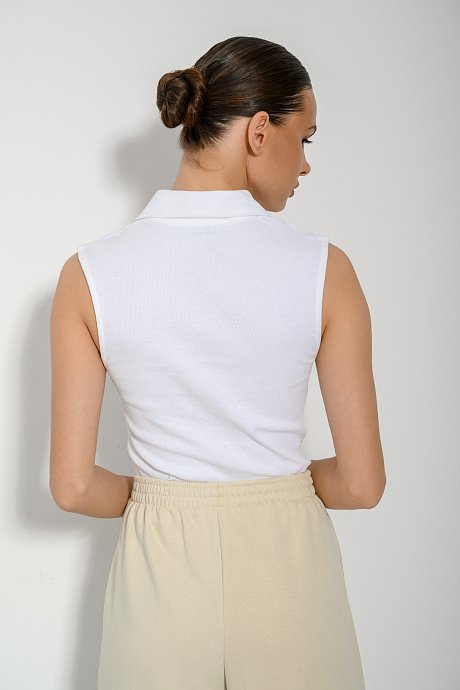 Sleeveless rib top with lapel collar and front print