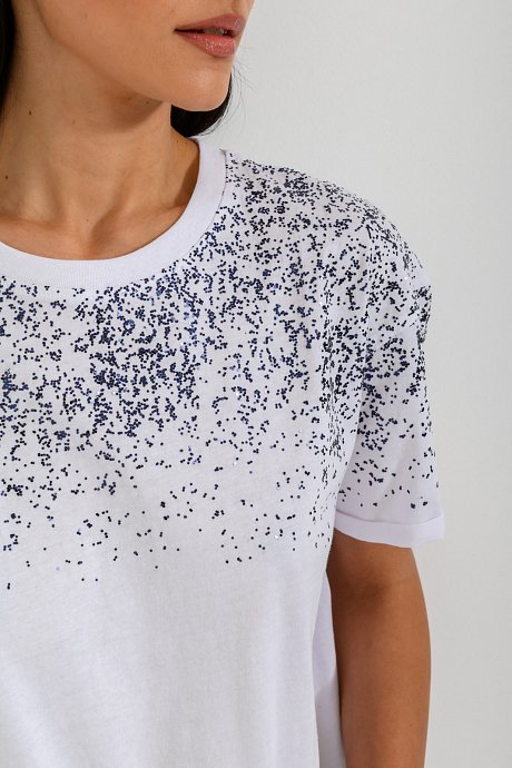 T-shirt with glitter