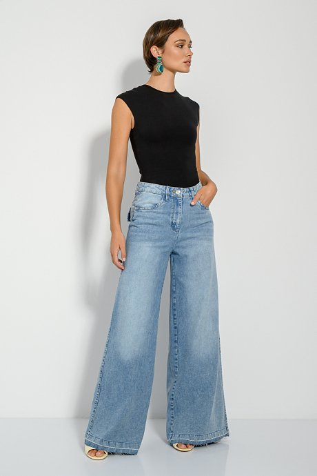Sleeveless bodysuit