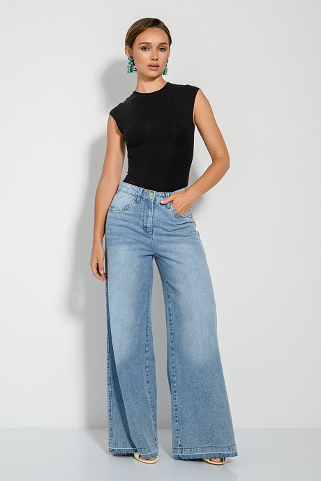 Sleeveless bodysuit